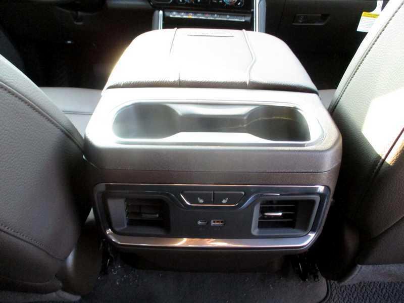 GMC Sierra 2500HD Denali Crew Cab 4WD SB 2025 GMC Sierra 2500HD Denali Crew Cab 4WD SB 2025