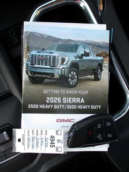 GMC Sierra 2500HD Denali Crew Cab 4WD SB 2025 GMC Sierra 2500HD Denali Crew Cab 4WD SB 2025