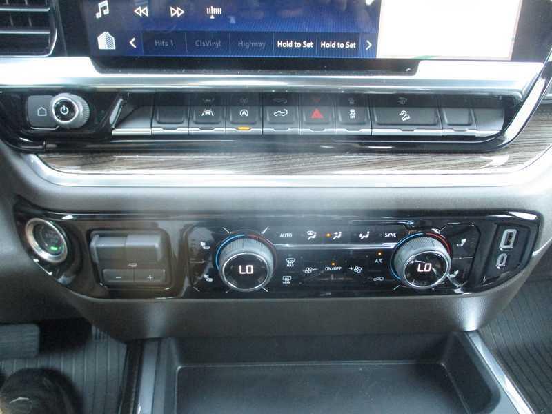 Chevrolet Silverado 1500 Trail Boss LT Crew Cab 4WD 2025 Chevrolet Silverado 1500 Trail Boss LT Crew Cab 4WD 2025