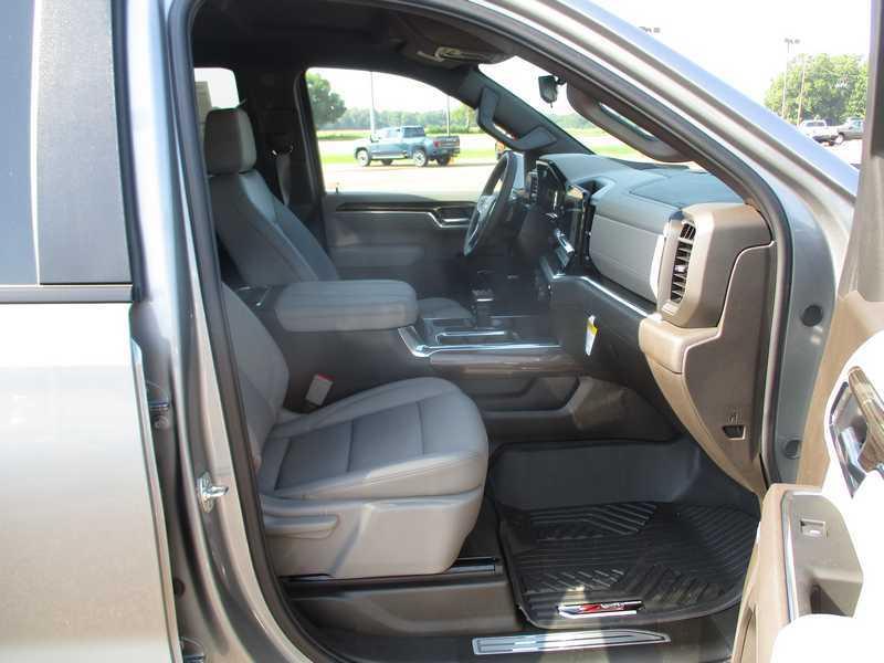 Chevrolet Silverado 1500 Trail Boss LT Crew Cab 4WD 2025 Chevrolet Silverado 1500 Trail Boss LT Crew Cab 4WD 2025