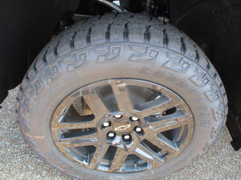 Chevrolet Silverado 1500 Trail Boss LT Crew Cab 4WD 2025 Chevrolet Silverado 1500 Trail Boss LT Crew Cab 4WD 2025