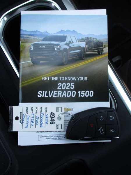 Chevrolet Silverado 1500 Trail Boss LT Crew Cab 4WD 2025 Chevrolet Silverado 1500 Trail Boss LT Crew Cab 4WD 2025