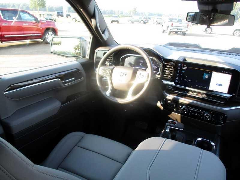 Chevrolet Silverado 1500 Trail Boss LT Crew Cab 4WD 2025 Chevrolet Silverado 1500 Trail Boss LT Crew Cab 4WD 2025
