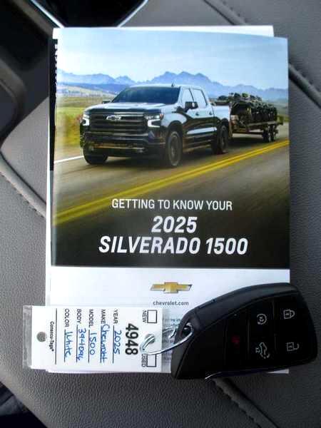 Chevrolet Silverado 1500 Trail Boss LT Crew Cab 4WD 2025 Chevrolet Silverado 1500 Trail Boss LT Crew Cab 4WD 2025