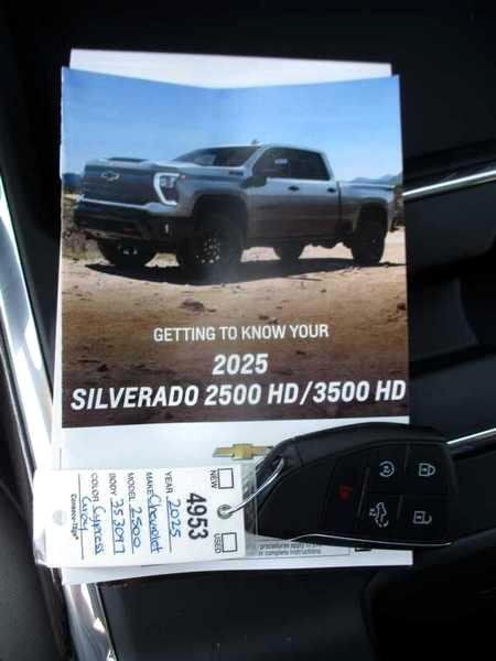 Chevrolet Silverado 2500HD LT Crew Cab Long Box 4WD 2025 Chevrolet Silverado 2500HD LT Crew Cab Long Box 4WD 2025