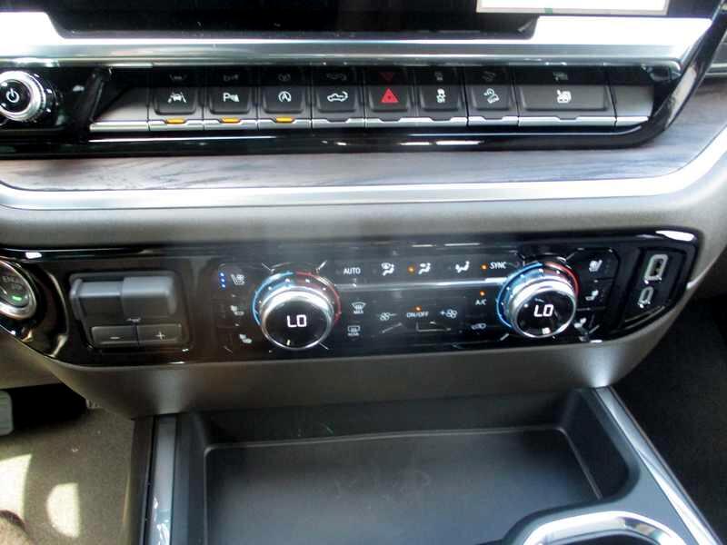 GMC Sierra 1500 SLT Crew Cab 4WD 2026 GMC Sierra 1500 SLT Crew Cab 4WD 2026