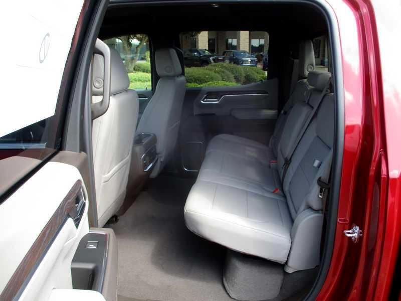 GMC Sierra 1500 SLT Crew Cab 4WD 2026 GMC Sierra 1500 SLT Crew Cab 4WD 2026
