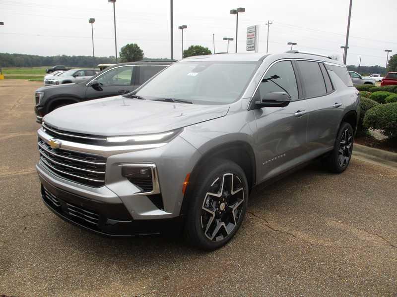 2026 Chevrolet Traverse High Country photo 2