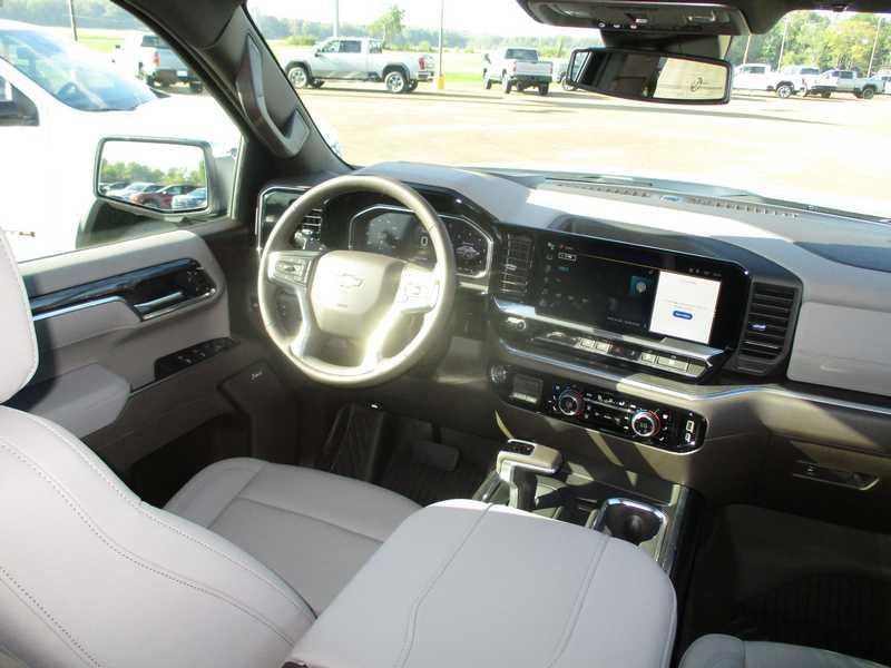 Chevrolet Silverado 1500 LTZ Crew Cab 4WD 2026 Chevrolet Silverado 1500 LTZ Crew Cab 4WD 2026