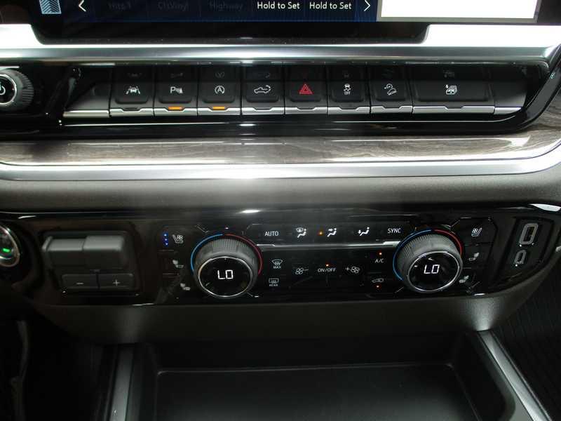 Chevrolet Silverado 1500 LTZ Crew Cab 4WD 2026 Chevrolet Silverado 1500 LTZ Crew Cab 4WD 2026