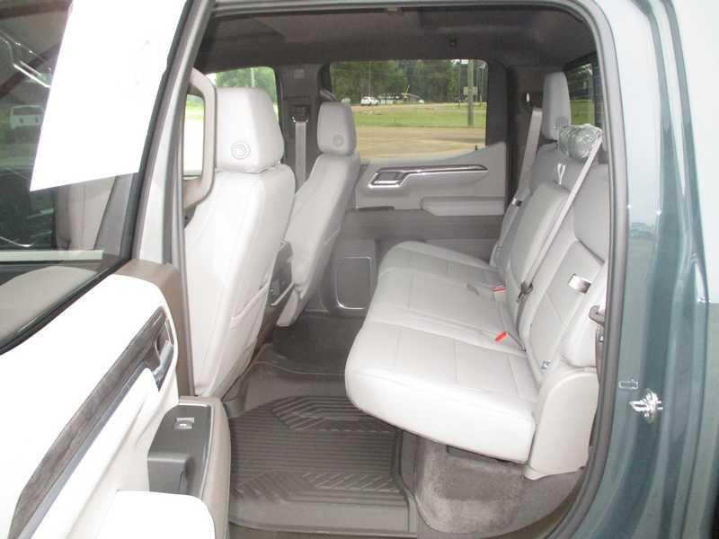 Chevrolet Silverado 1500 LTZ Crew Cab 4WD 2026 Chevrolet Silverado 1500 LTZ Crew Cab 4WD 2026