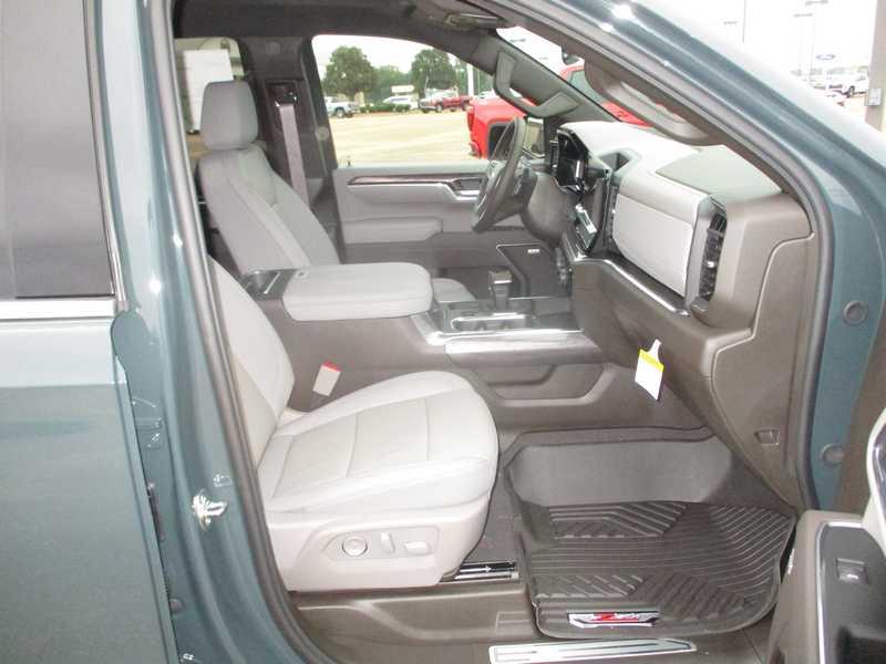 Chevrolet Silverado 1500 LTZ Crew Cab 4WD 2026 Chevrolet Silverado 1500 LTZ Crew Cab 4WD 2026
