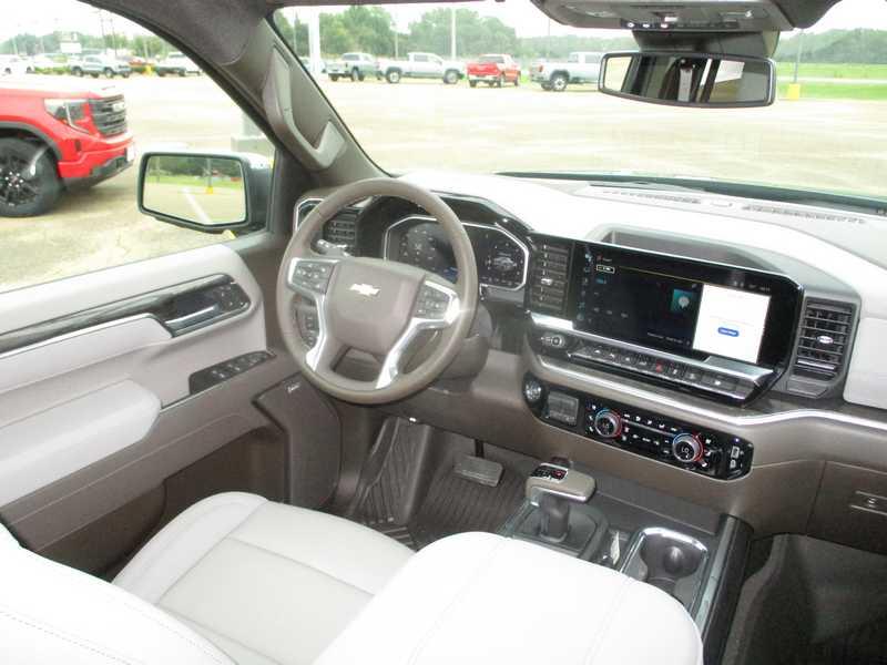 Chevrolet Silverado 1500 LTZ Crew Cab 4WD 2026 Chevrolet Silverado 1500 LTZ Crew Cab 4WD 2026