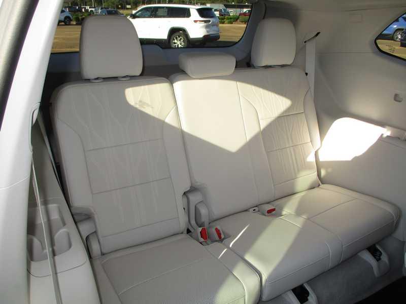 Buick Enclave Avenir FWD 2026 Buick Enclave Avenir FWD 2026