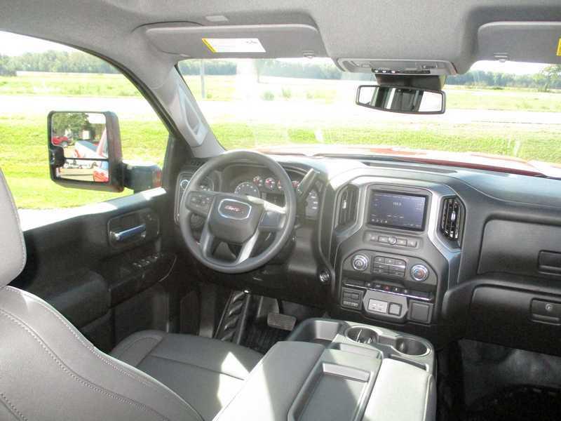 GMC Sierra 2500HD Pro Crew Cab 4WD SB 2026 GMC Sierra 2500HD Pro Crew Cab 4WD SB 2026