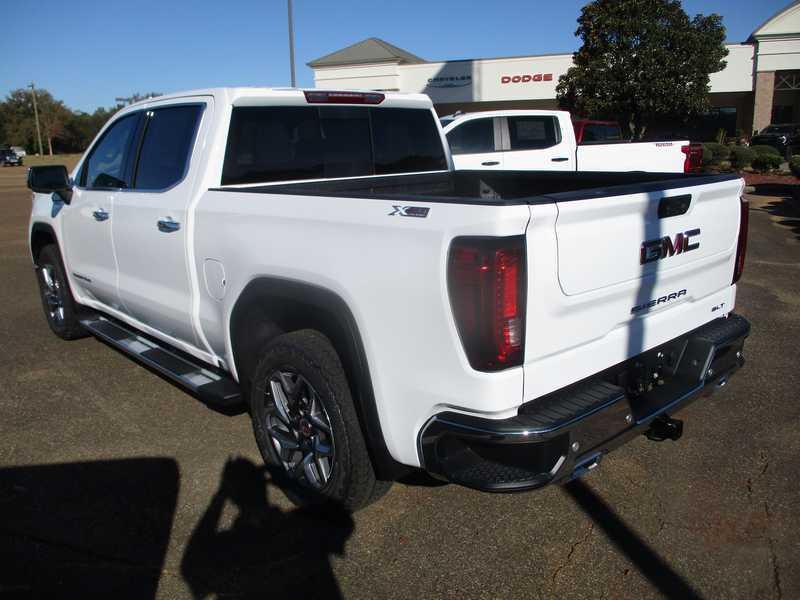 GMC Sierra 1500 SLT Crew Cab 4WD 2026 GMC Sierra 1500 SLT Crew Cab 4WD 2026