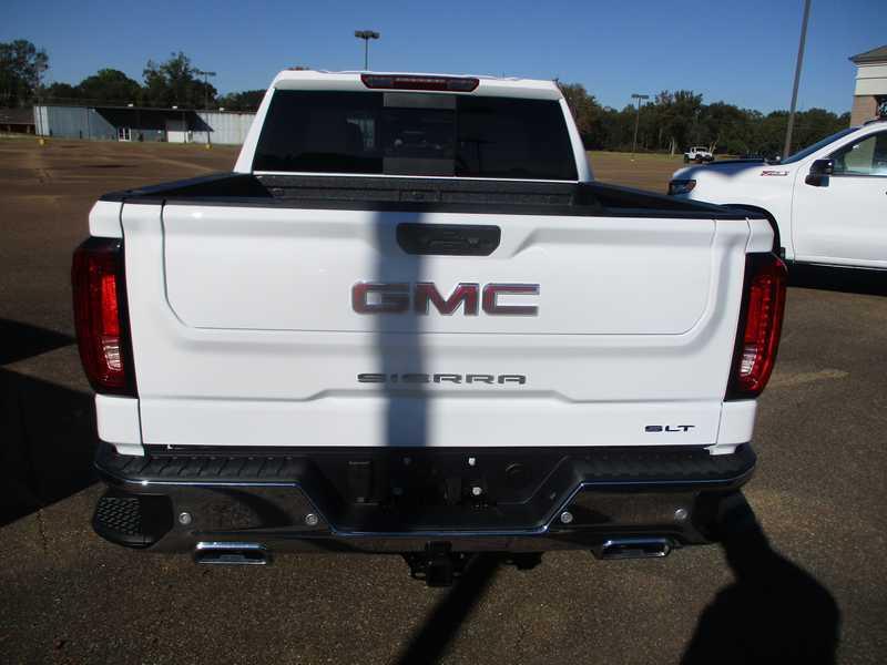 GMC Sierra 1500 SLT Crew Cab 4WD 2026 GMC Sierra 1500 SLT Crew Cab 4WD 2026