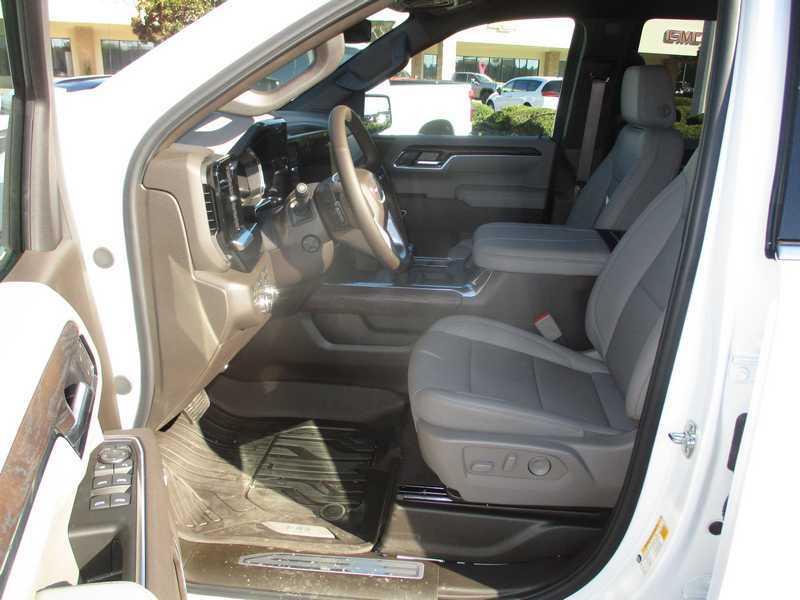 GMC Sierra 1500 SLT Crew Cab 4WD 2026 GMC Sierra 1500 SLT Crew Cab 4WD 2026