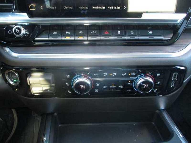 GMC Sierra 1500 SLT Crew Cab 4WD 2026 GMC Sierra 1500 SLT Crew Cab 4WD 2026