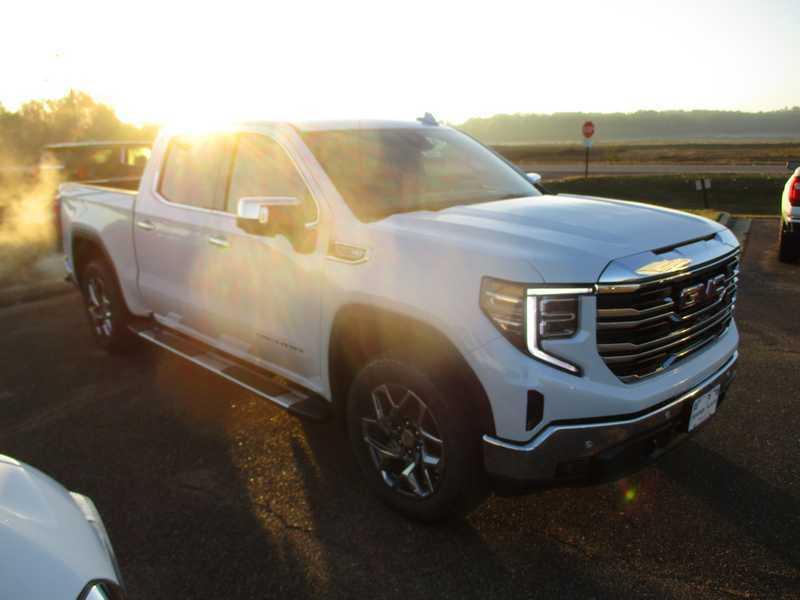 2026 GMC Sierra 1500 SLT Crew Cab 4WD