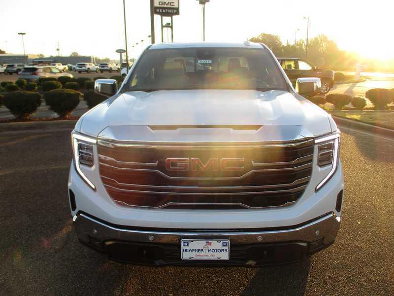 GMC Sierra 1500 SLT Crew Cab 4WD 2026