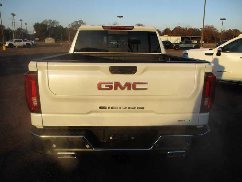GMC Sierra 1500 SLT Crew Cab 4WD 2026