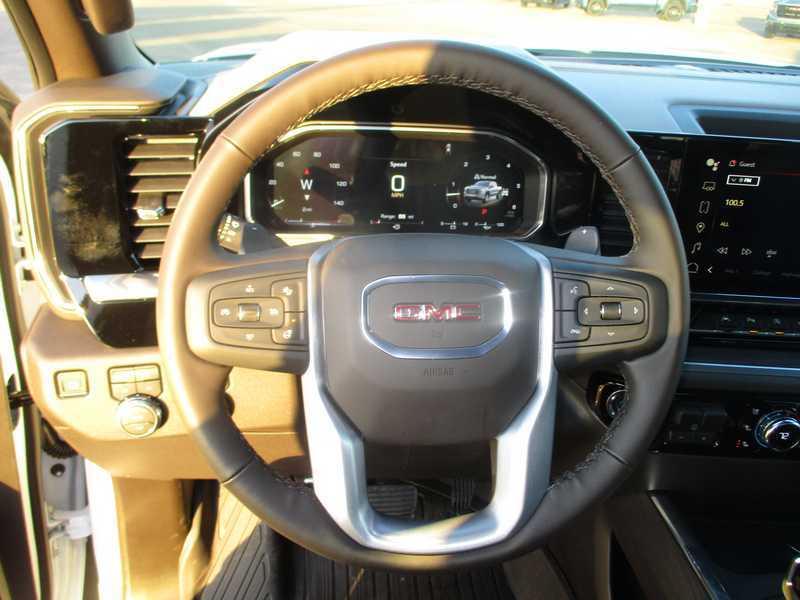 GMC Sierra 1500 SLT Crew Cab 4WD 2026