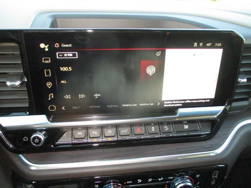 GMC Sierra 1500 SLT Crew Cab 4WD 2026