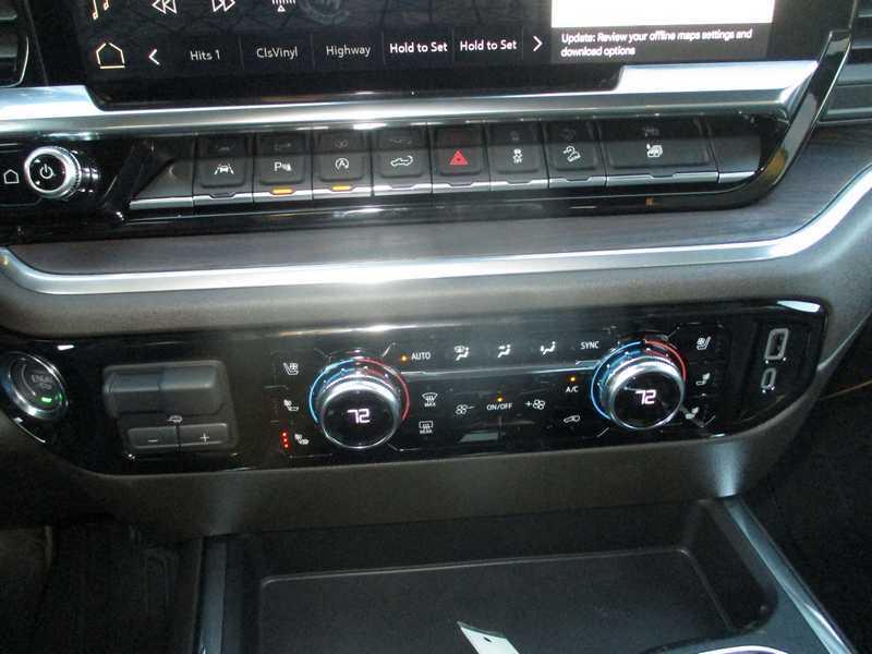 GMC Sierra 1500 SLT Crew Cab 4WD 2026