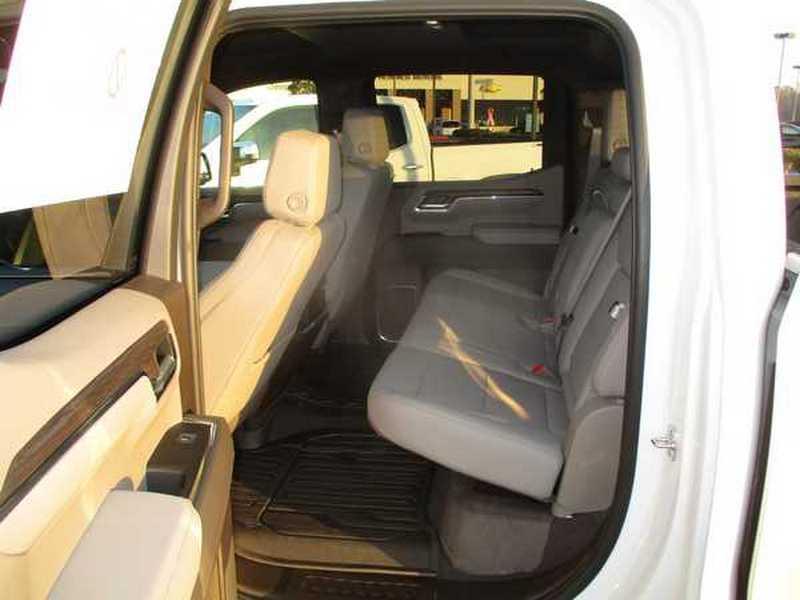 GMC Sierra 1500 SLT Crew Cab 4WD 2026