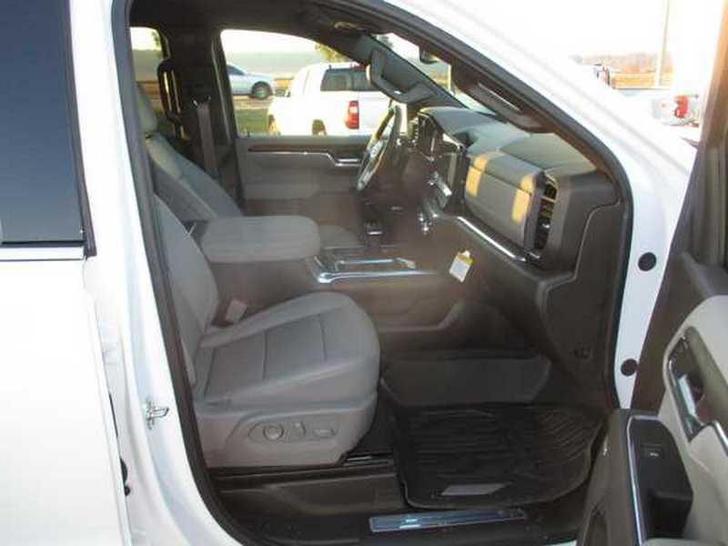 GMC Sierra 1500 SLT Crew Cab 4WD 2026