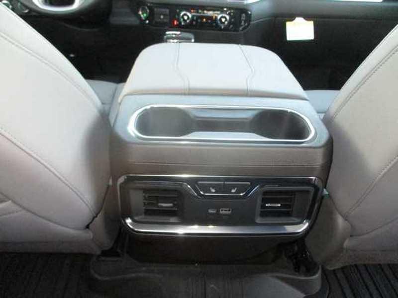 GMC Sierra 1500 SLT Crew Cab 4WD 2026