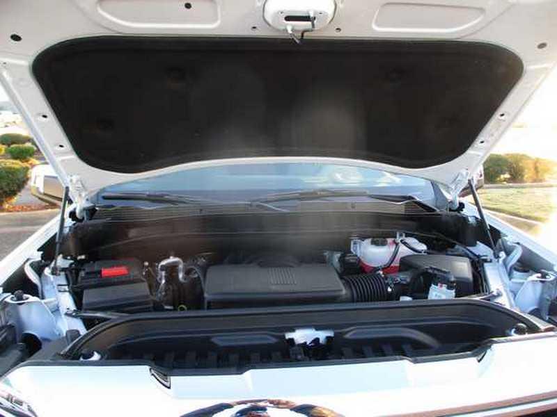 GMC Sierra 1500 SLT Crew Cab 4WD 2026