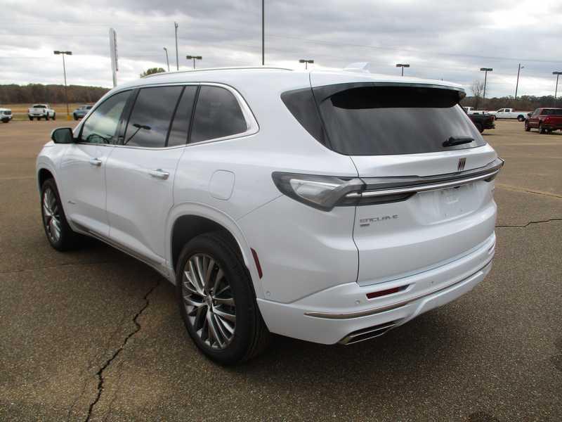2026 Buick Enclave Avenir photo 2