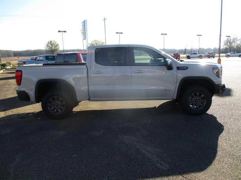GMC Sierra 1500 AT4X Crew Cab 4WD 2026