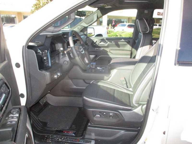 GMC Sierra 1500 AT4X Crew Cab 4WD 2026