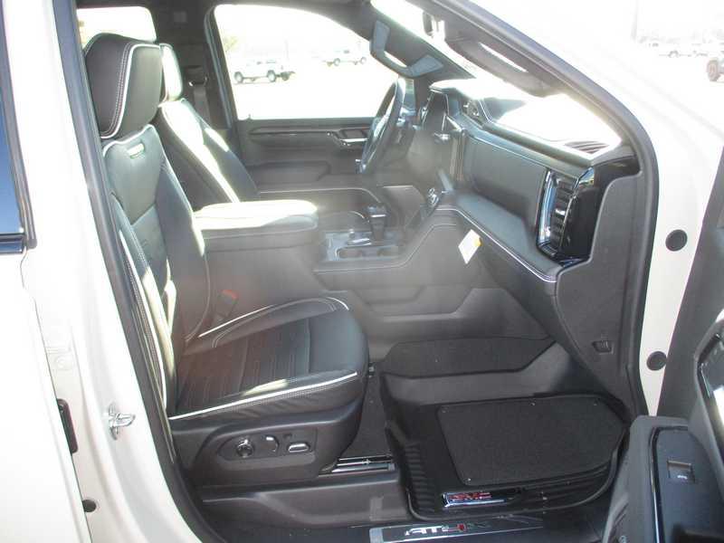 GMC Sierra 1500 AT4X Crew Cab 4WD 2026