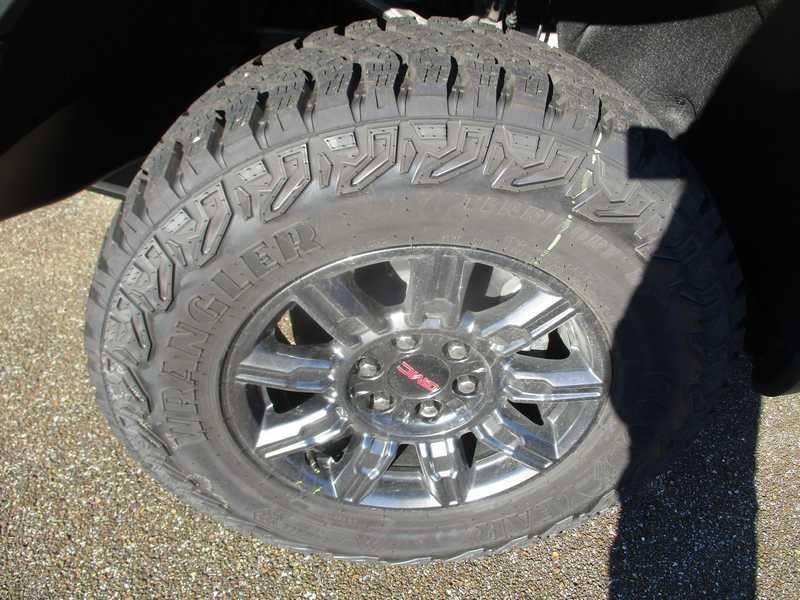 GMC Sierra 1500 AT4X Crew Cab 4WD 2026