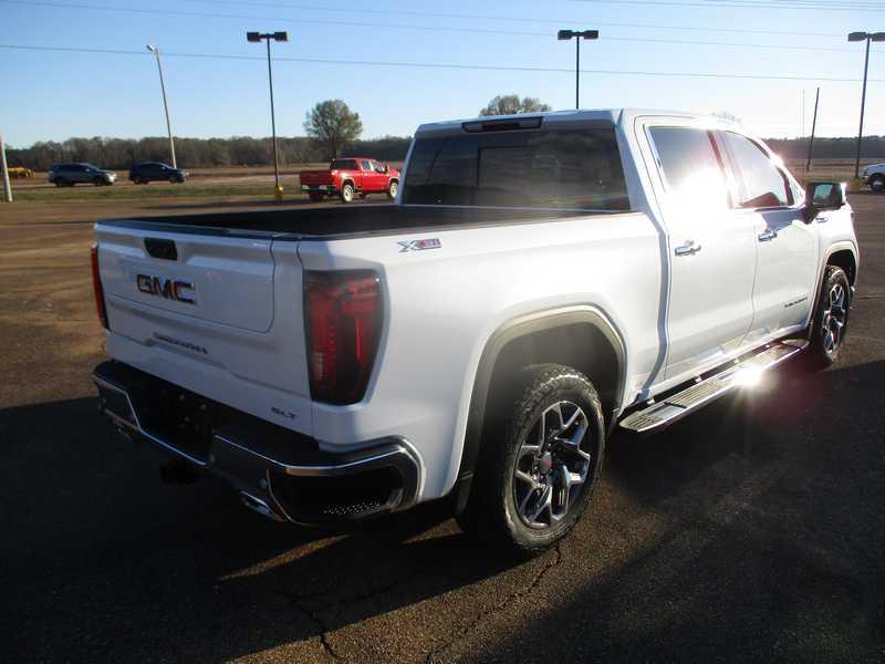 GMC Sierra 1500 SLT Crew Cab 4WD 2026