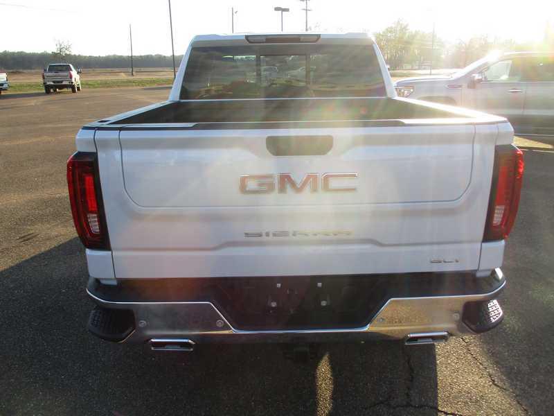 GMC Sierra 1500 SLT Crew Cab 4WD 2026