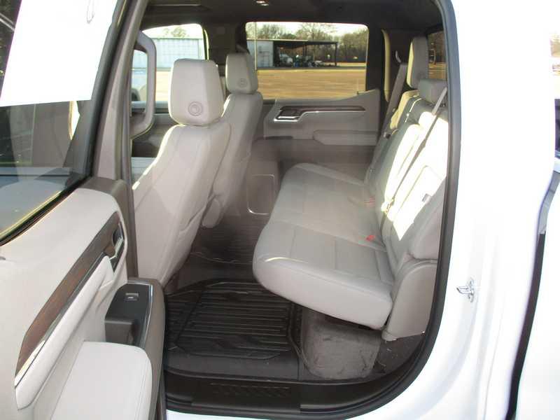 GMC Sierra 1500 SLT Crew Cab 4WD 2026