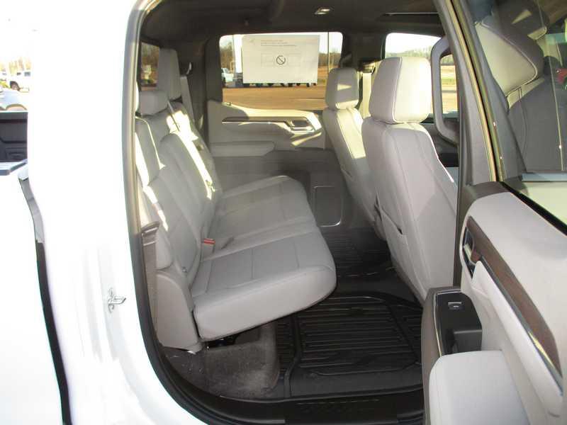 GMC Sierra 1500 SLT Crew Cab 4WD 2026