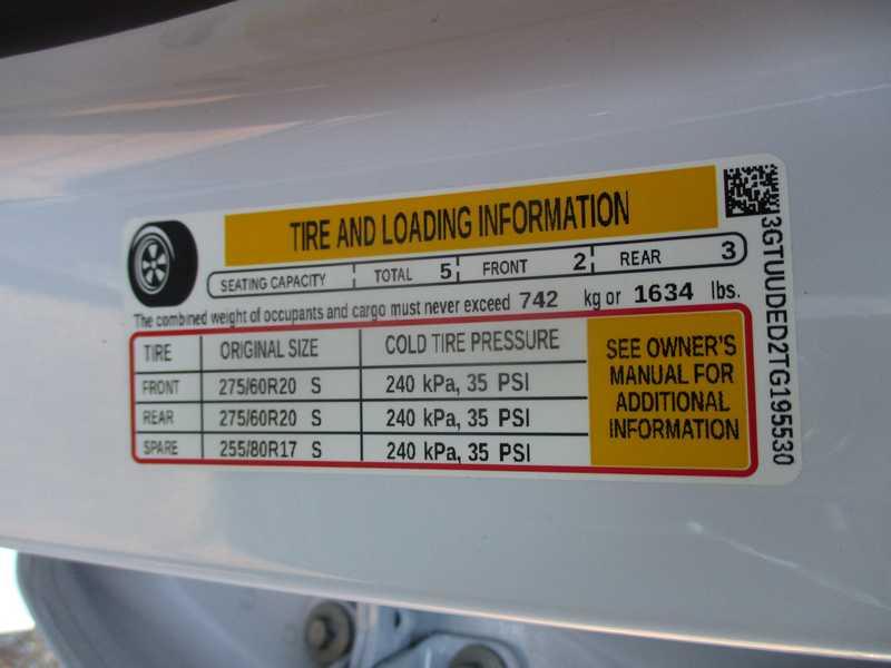 GMC Sierra 1500 SLT Crew Cab 4WD 2026