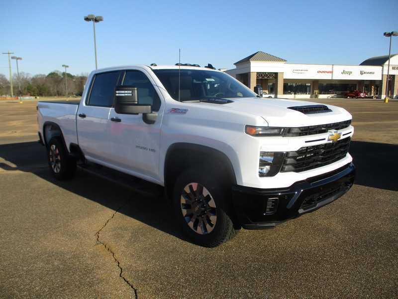 2026 Chevrolet Silverado 2500HD Custom Crew Cab 4WD