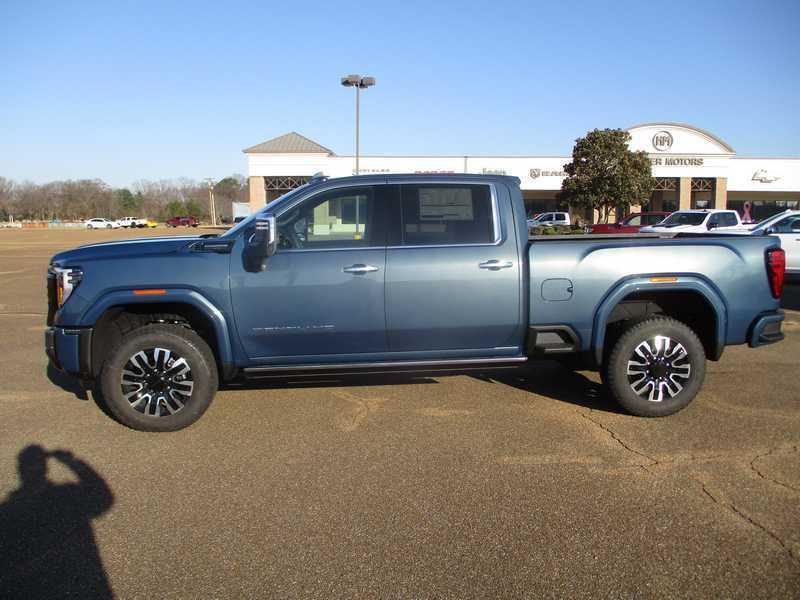 GMC Sierra 2500HD Denali Ultimate Crew Cab 4WD 2026