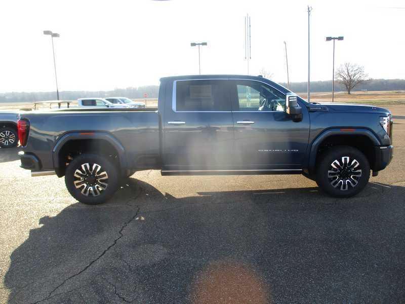 GMC Sierra 2500HD Denali Ultimate Crew Cab 4WD 2026