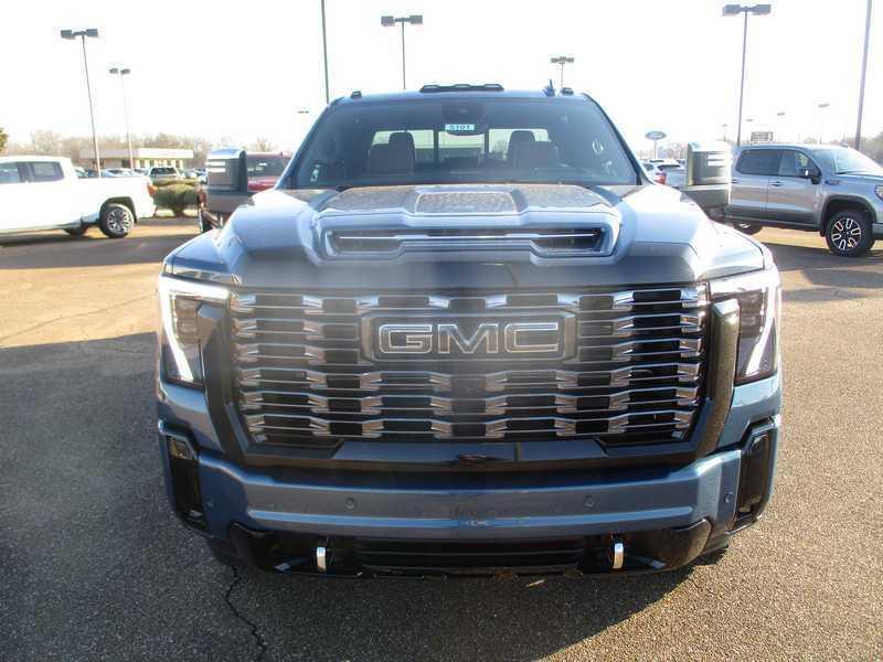 GMC Sierra 2500HD Denali Ultimate Crew Cab 4WD 2026