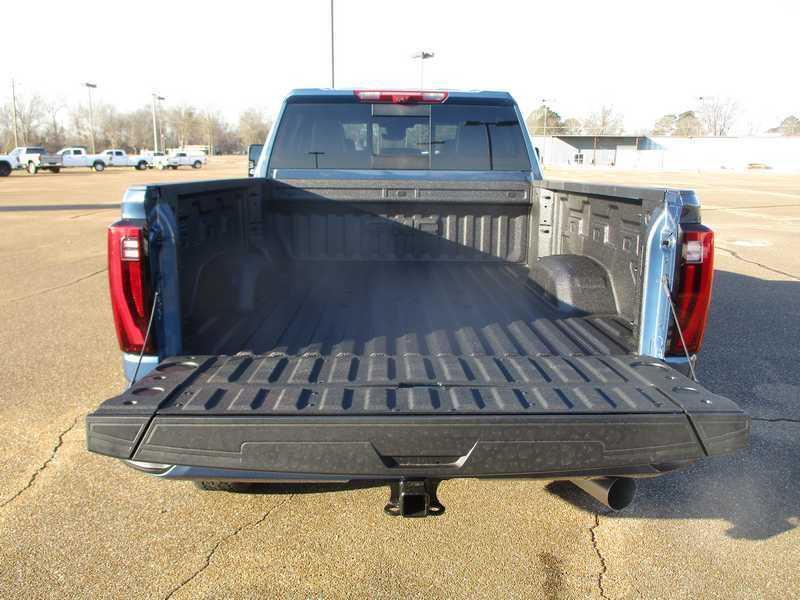 GMC Sierra 2500HD Denali Ultimate Crew Cab 4WD 2026