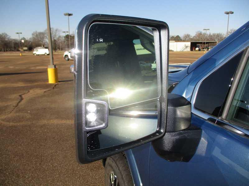 GMC Sierra 2500HD Denali Ultimate Crew Cab 4WD 2026