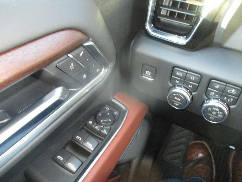 GMC Sierra 2500HD Denali Ultimate Crew Cab 4WD 2026